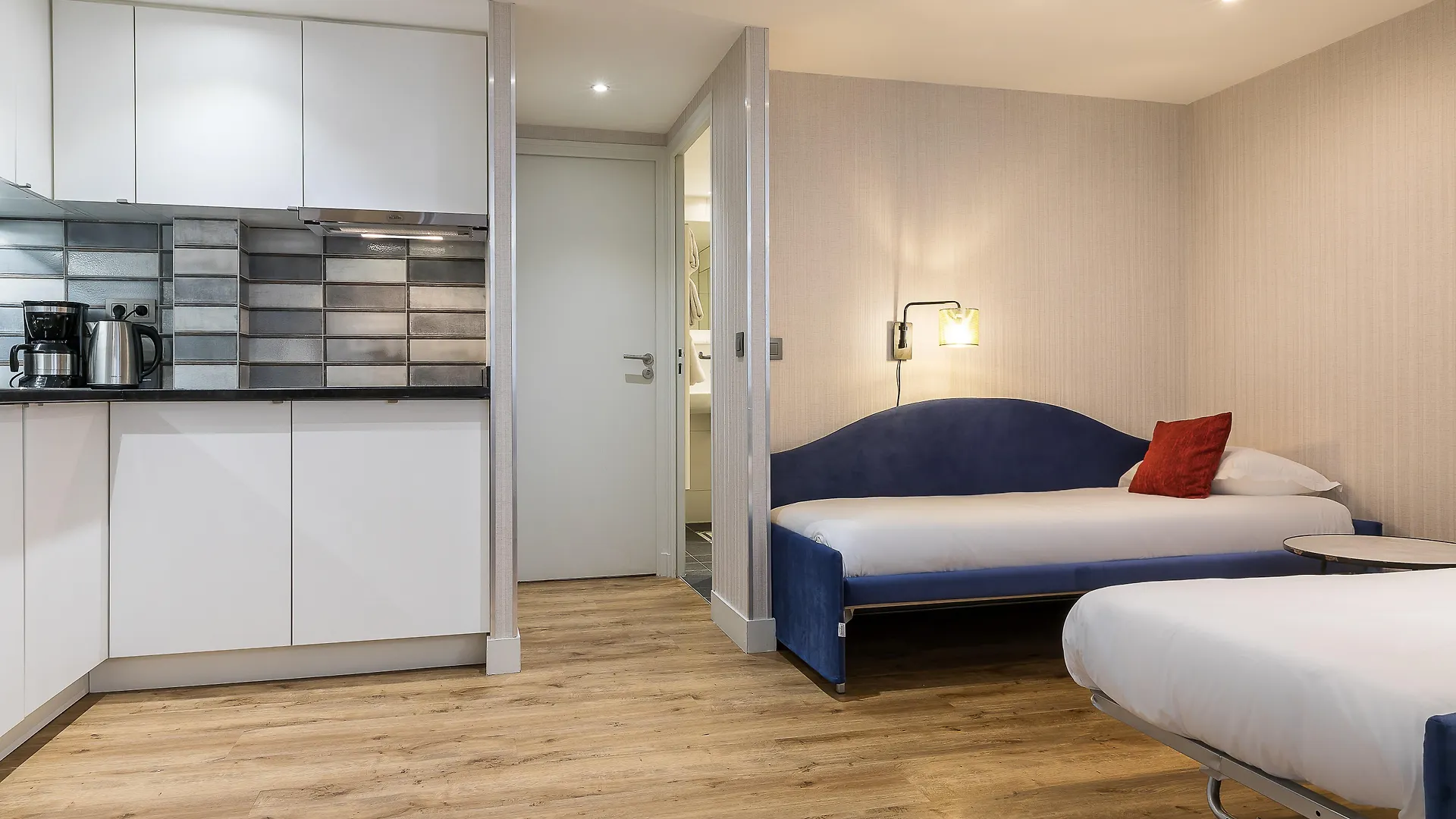 CADET Residence Paris