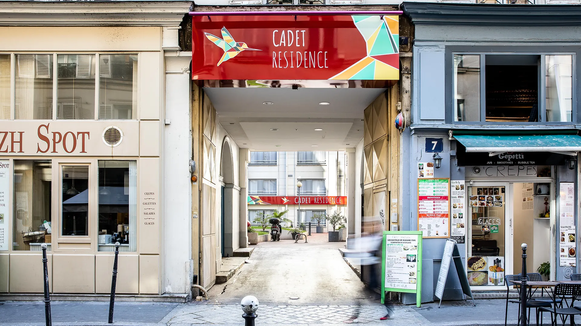 CADET Residence Paris