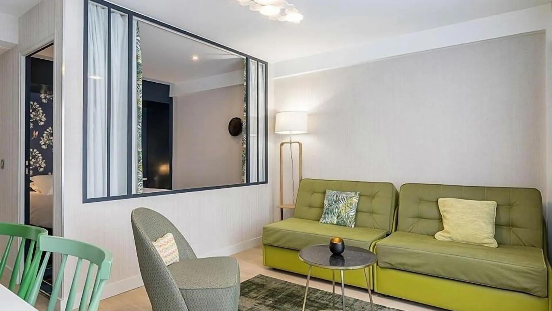 CADET Residence Paris