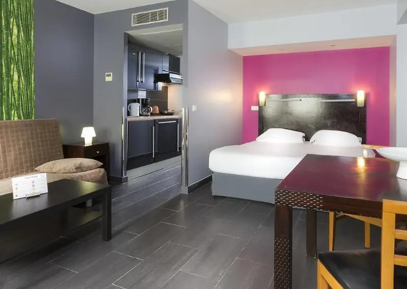 CADET Residence Paris