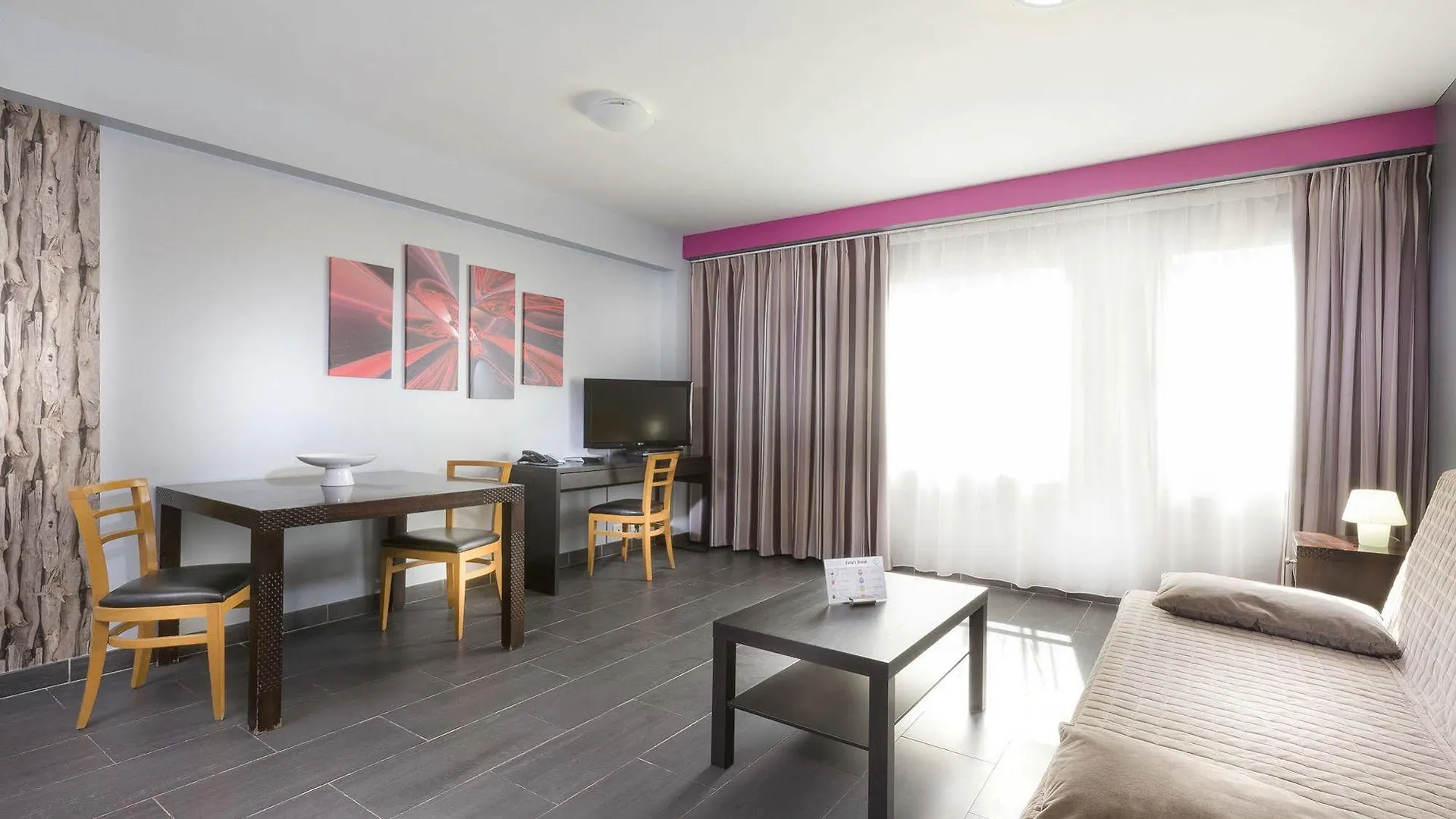 CADET Residence Paris