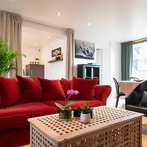 2 Bedroom In The Heart Of The Old Town Appartement Rijsel