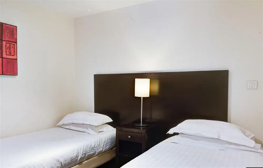 **** Aparthotel Cadet Residence Paris France